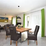 Semesterbostad Rustic Retreat With Fireplace *