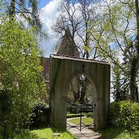 Rustic Retreat With Fireplace Holiday home *