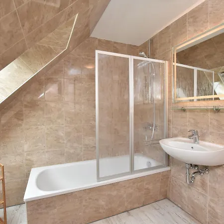 Holiday home Rustic Retreat With Fireplace *